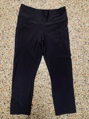 Old Navy Black -Rise Go-Dry Capri Active Leggings